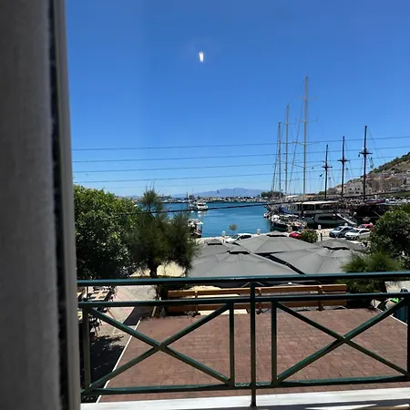 Yakinthos Port View Pothia Apartman